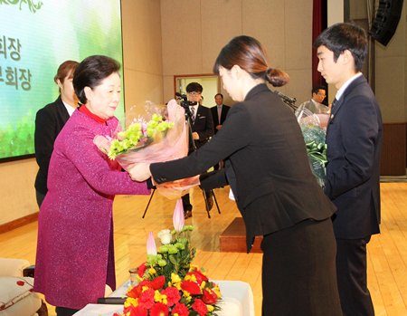韓国・CARP総会開会式 真のお母様が激励