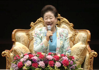 120か国の未婚青年３万人が<br />
祝福祝祭で「聖決宣言」