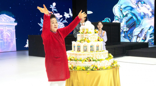 天の父母様を地上にお迎えして<br />
行われた天一大祝勝会